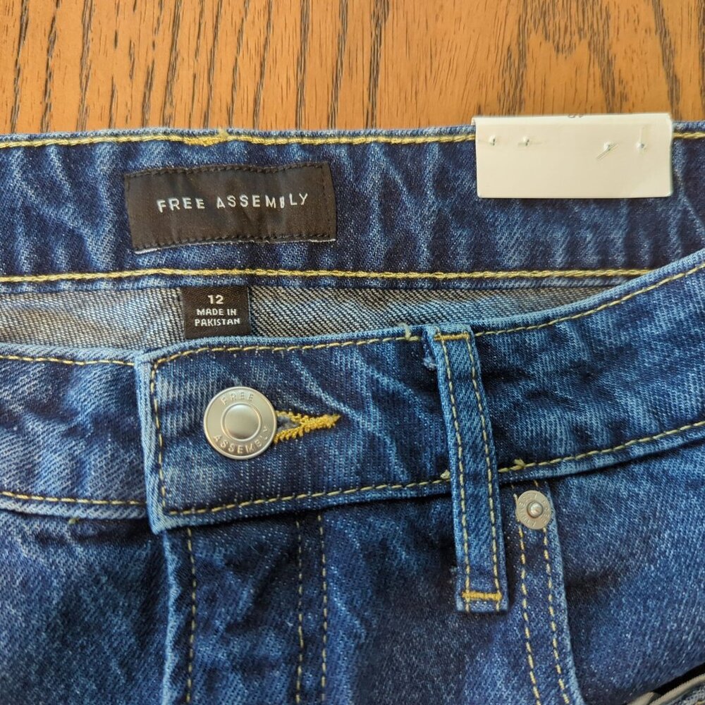 Free Assembly Super High Rise Straight dark wash Womens Jeans size 12 - Picture 6 of 16